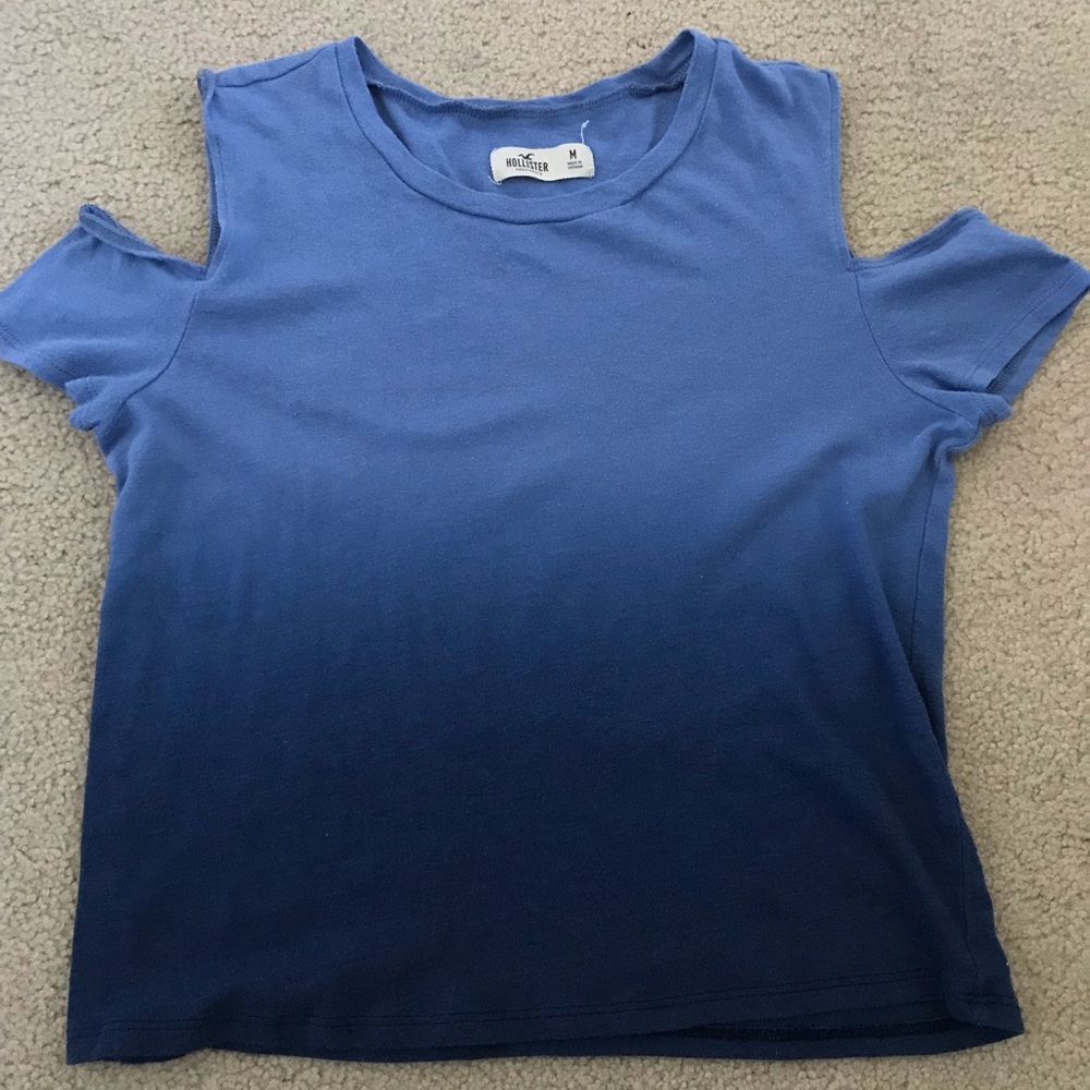 Blue to dark blue ombré off shoulder cropped tee.